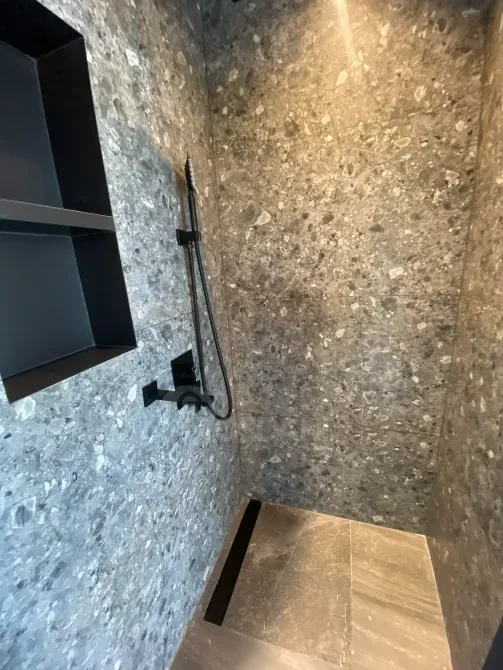 იყიდება 3 ოთახიანი ბინას 76მ² 10/10 სართ ქობულეთი - photo 5