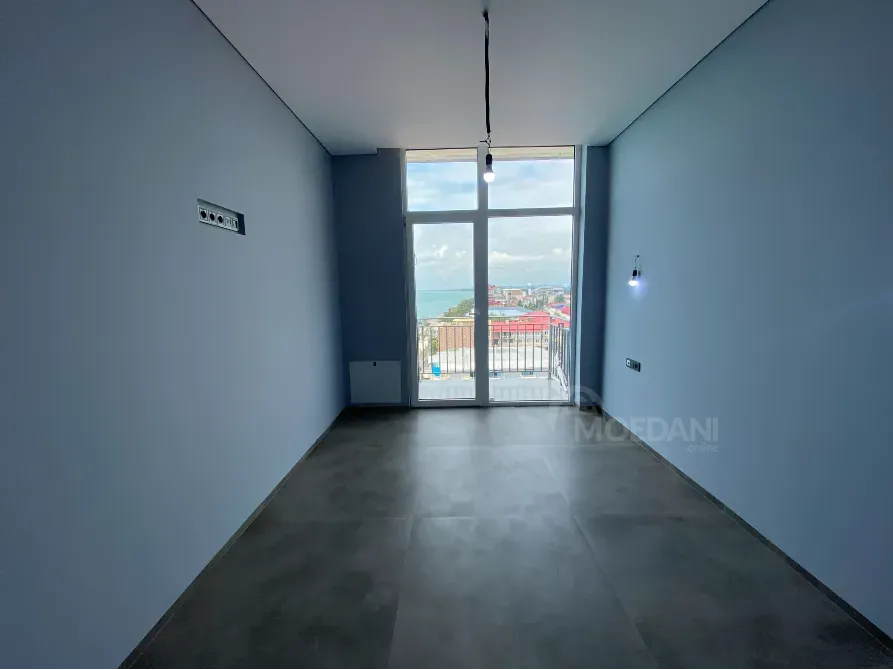 იყიდება 3 ოთახიანი ბინას 76მ² 10/10 სართ ქობულეთი - photo 1