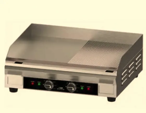 Решетка с 1/2 плоской и 1/2 ребристой поверхностью Тбилиси