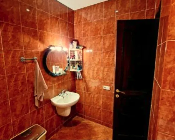 Იყიდება 5 ოთახიანი ბინას $130 000 თბილისში 236მ² 5/5 სართ თბილისი