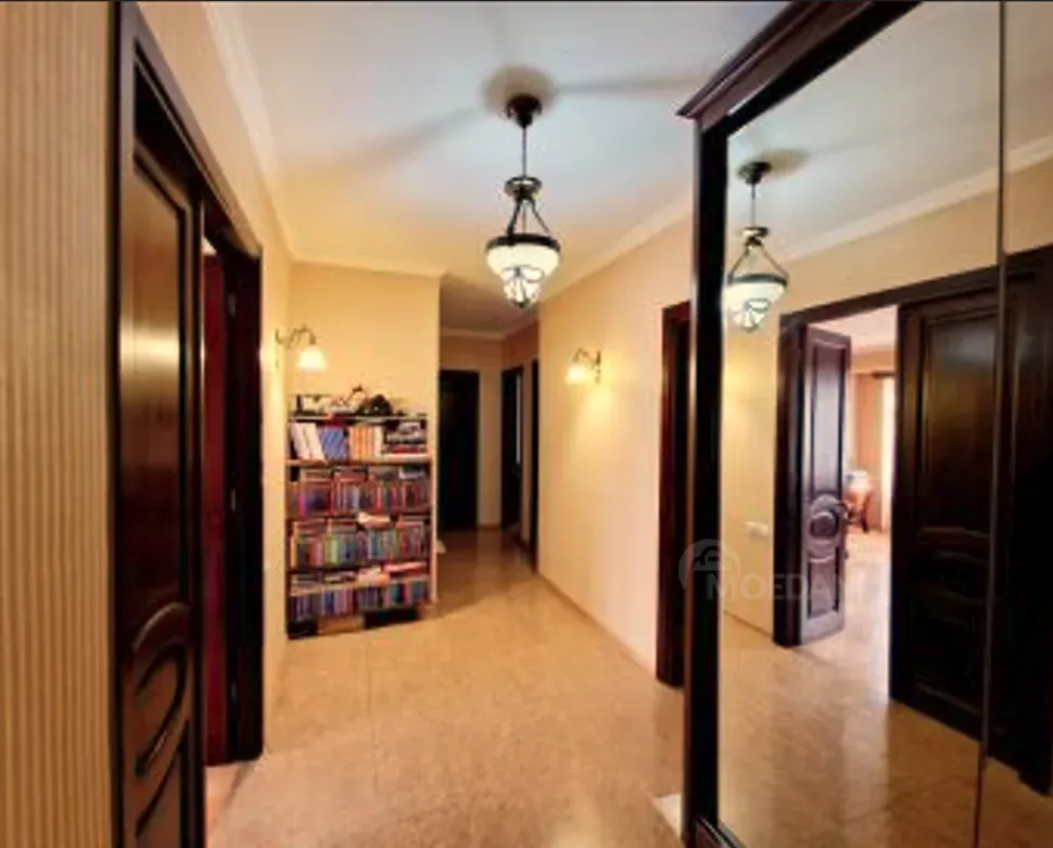 Продам 5-комн. квартиру 236м² 5/5 эт. Тбилиси - изображение 6