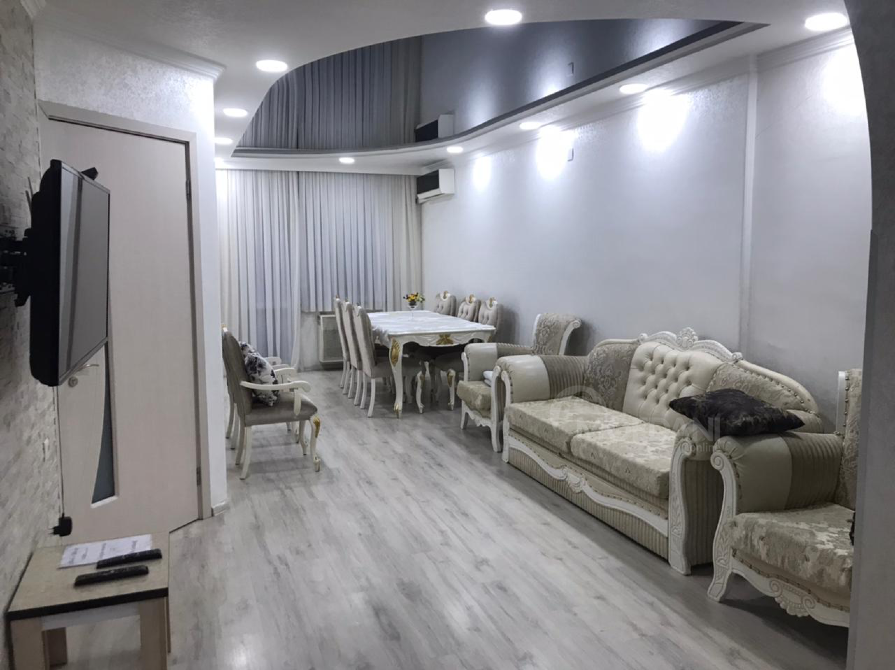 Short Term Rentals three-room 70m² 3/24 floor Batumi - photo 1