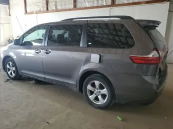 Toyota Sienna 3.5L 2017 თბილისი