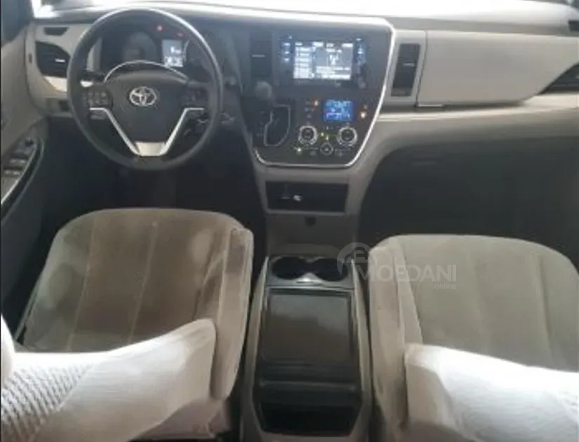 Toyota Sienna 3.5L 2017 Тбилиси - изображение 8