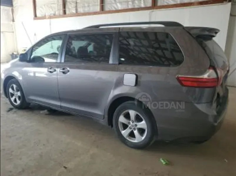 Toyota Sienna 3.5L 2017 Тбилиси - изображение 5