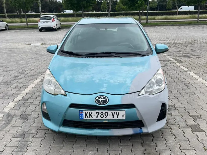 ქირავდება Toyota Prius C 2014 თბილისი - photo 1