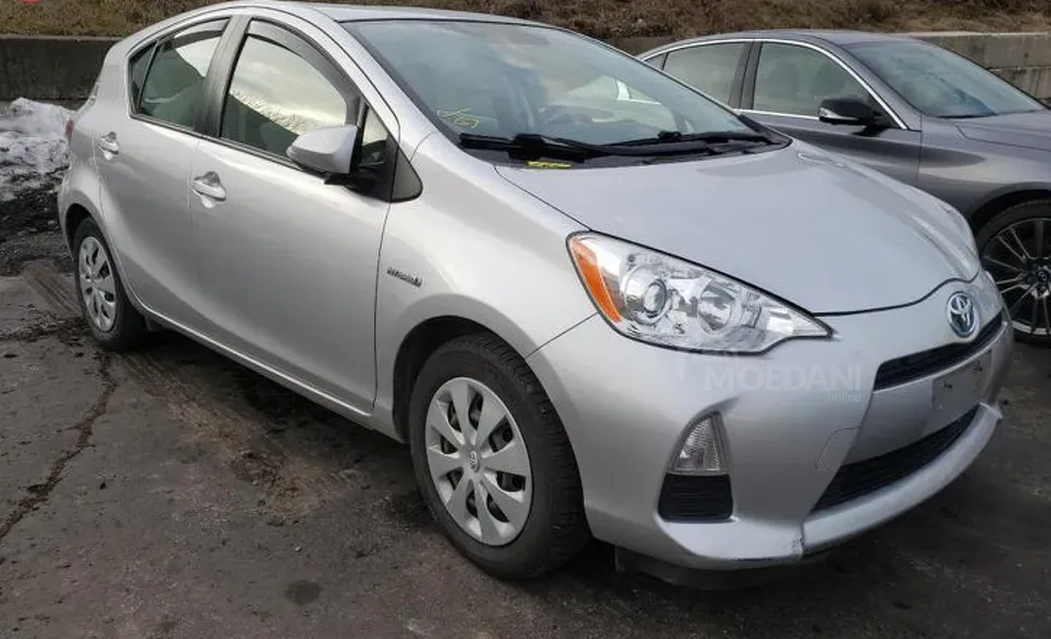 ქირავდება Toyota Prius C 2014 თბილისი - photo 1