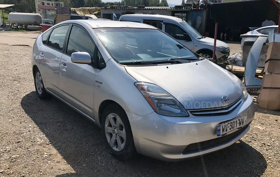 ქირავდება Toyota Prius 2014 თბილისი - photo 1