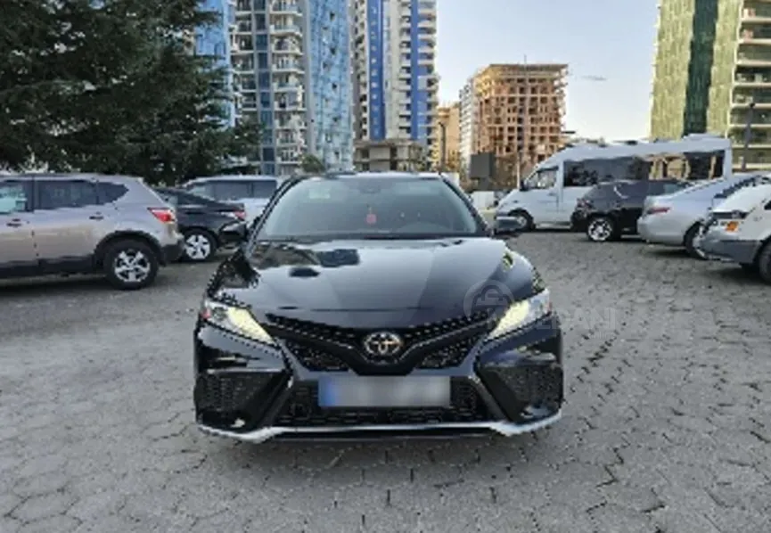 Toyota Camry 2.5L 2020 Тбилиси - изображение 1