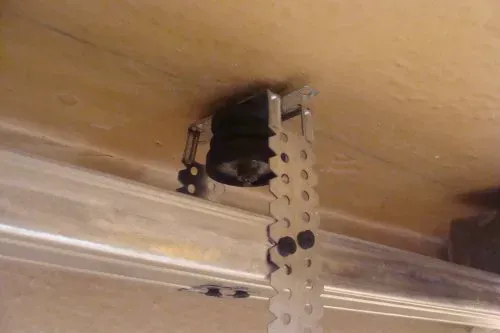 Звукоизоляционный подвес для потолков из гипсокартона Тбилиси