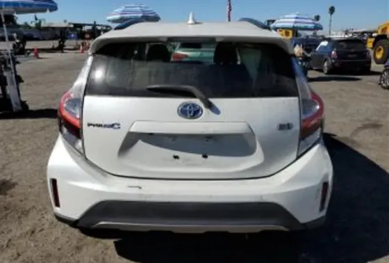 Toyota Prius 1.5L 2019 Тбилиси