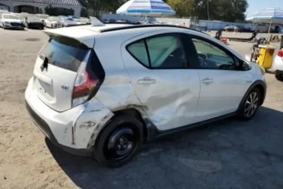 Toyota Prius 1.5L 2019 Тбилиси