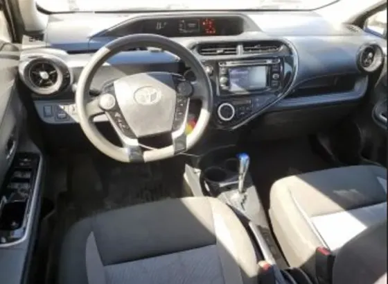Toyota Prius 1.5L 2019 Тбилиси