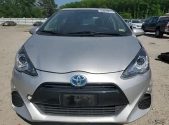 Toyota Prius C 1.5L 2016 Тбилиси