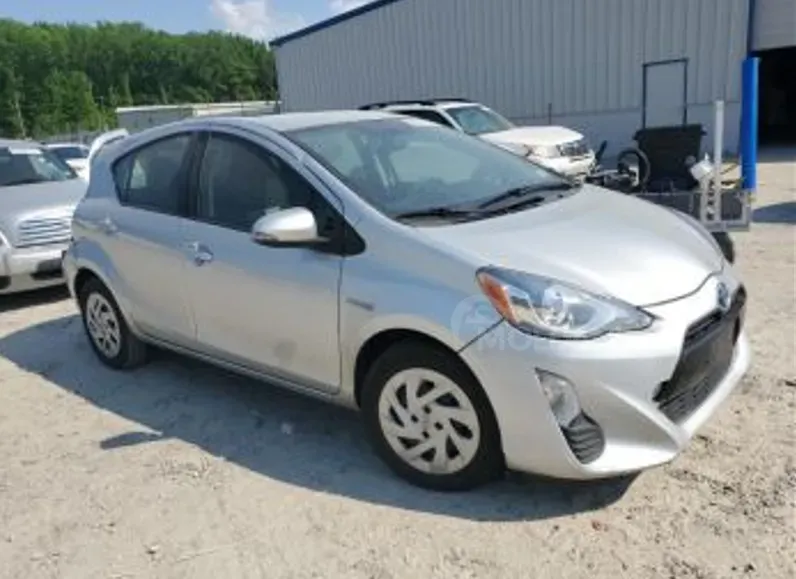 Toyota Prius C 1.5L 2016 Tbilisi - photo 5