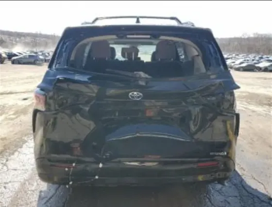 Toyota Sienna 2.5L 2024 თბილისი