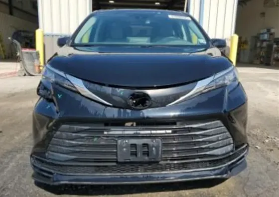 Toyota Sienna 2.5L 2024 თბილისი