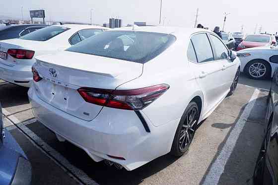 იყიდება 2022 წლიანი TOYOTA CAMRY რუსთავში თბილისი