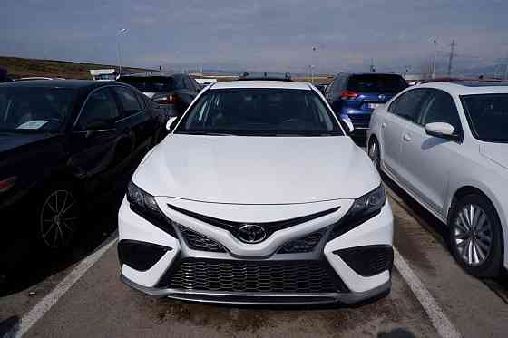 იყიდება 2022 წლიანი TOYOTA CAMRY რუსთავში თბილისი