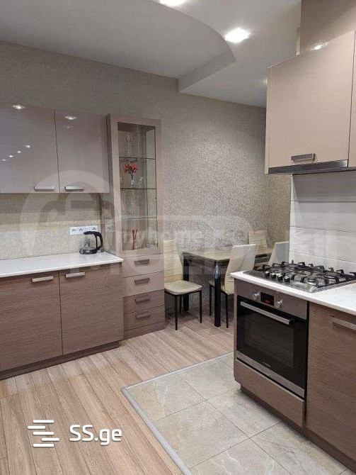 Сдам 5-комн. квартиру 132м² 3/10 эт. Тбилиси - изображение 1