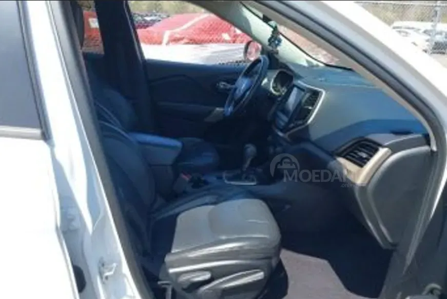 Toyota Camry 2.5L 2017 Тбилиси - изображение 6