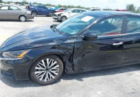 Nissan Altima 2023 Тбилиси