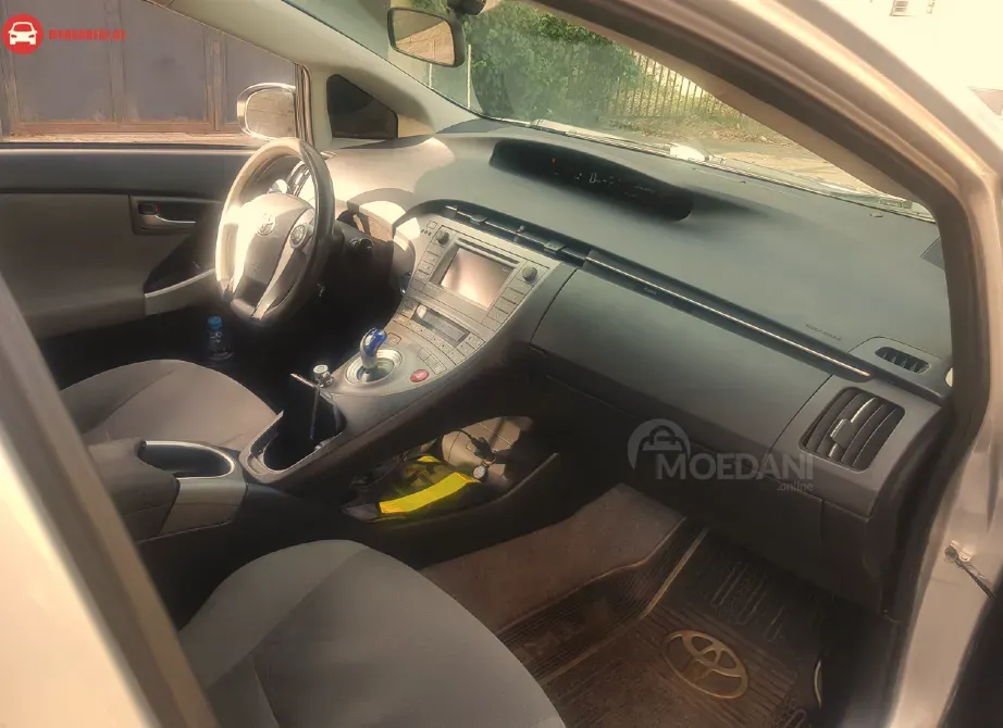 ქირავდება Toyota Prius 2012 თბილისი - photo 3