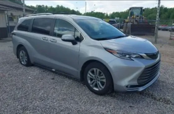 Toyota Sienna 2.5L 2022 თბილისი