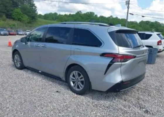 Toyota Sienna 2.5L 2022 თბილისი