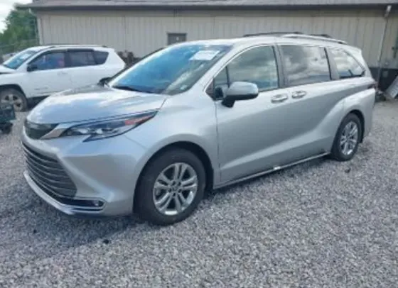 Toyota Sienna 2.5L 2022 თბილისი