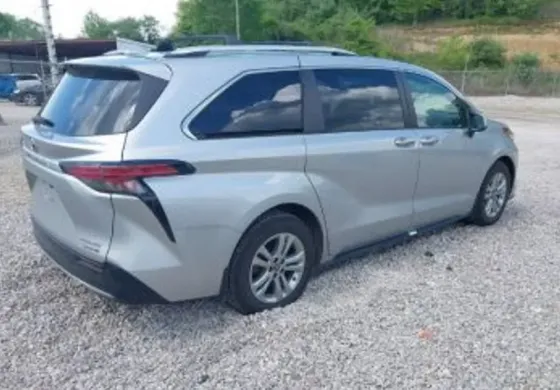 Toyota Sienna 2.5L 2022 თბილისი