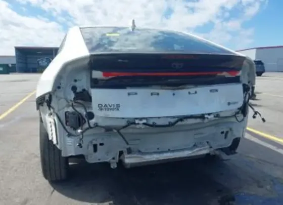 Toyota Prius 2L 2023 Тбилиси