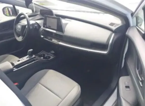 Toyota Prius 2L 2023 Тбилиси