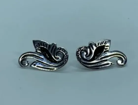 Antique enameled earring in green Tbilisi