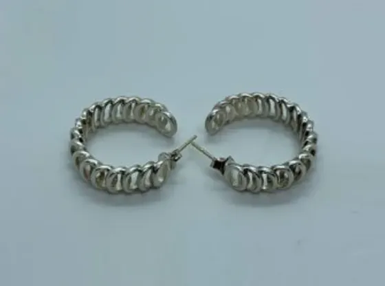 Green earring Tbilisi