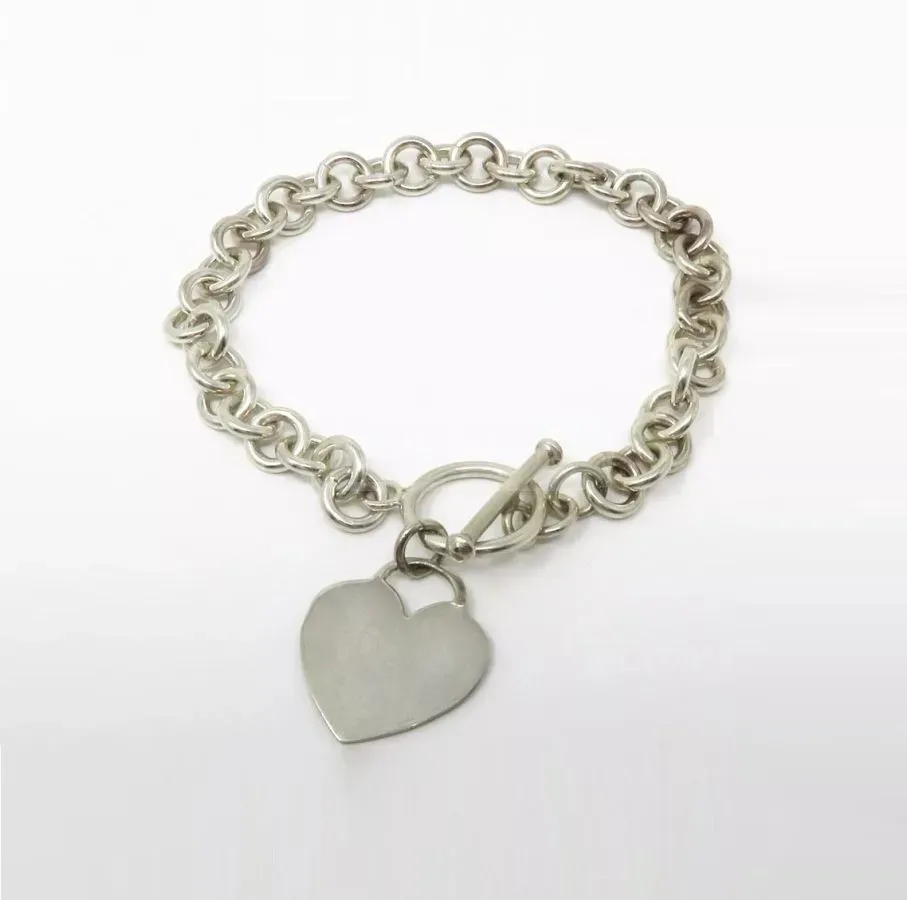 Зеленый браслет с подвеской в виде сердца Тбилиси - изображение 1