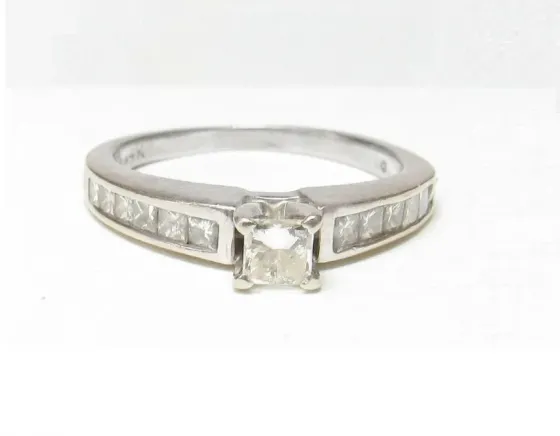 Wedding ring with 0.69 ctw diamonds Tbilisi