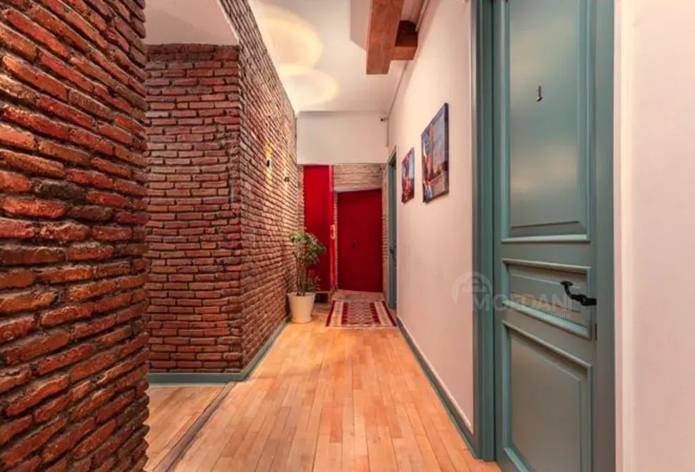 For sale 6-room apartment 215m² 1/1 floor Tbilisi - photo 1