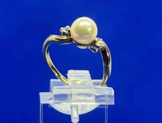 Wedding ring with pearls and diamonds Tbilisi