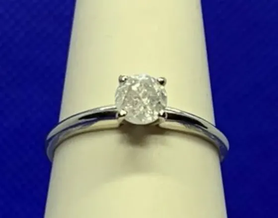 Ოქროს ბეჭედი 0, 50ct ბრილიანტით თბილისი