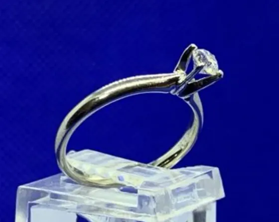 Ოქროს ბეჭედი 0, 30 ct ბრილიანტით თბილისი