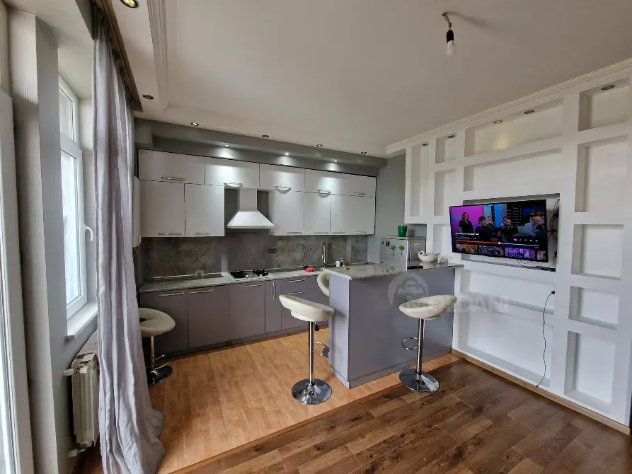 იყიდება 3 ოთახიანი ბინას 71მ² 4/9 სართ თბილისი - photo 2