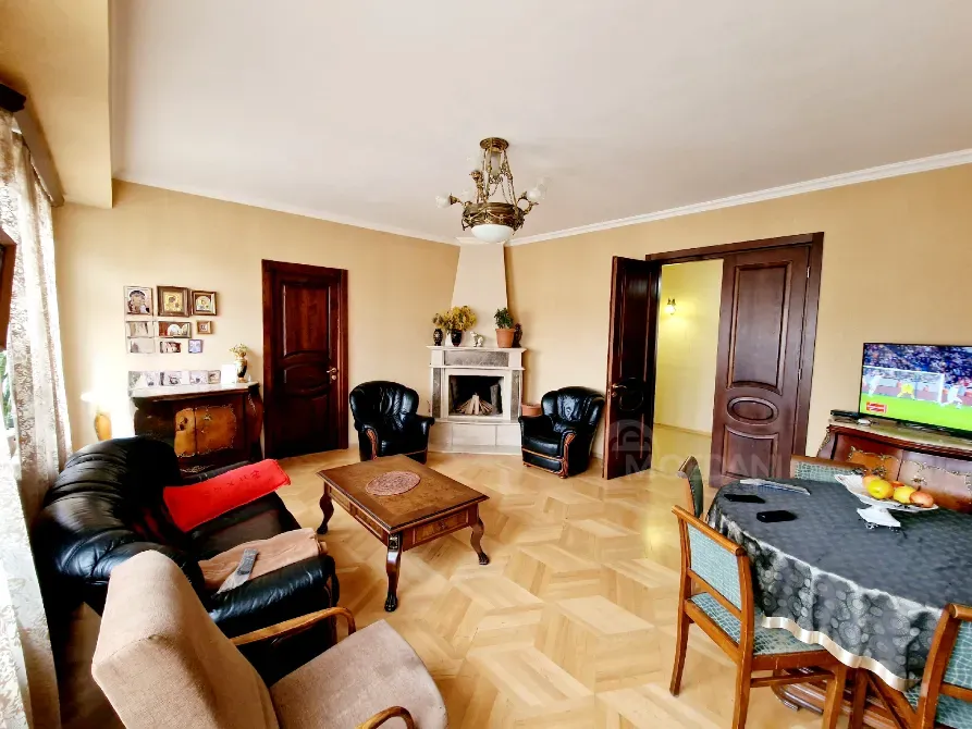 იყიდება 5 ოთახიანი ბინას 236მ² 5/5 სართ თბილისი - photo 2