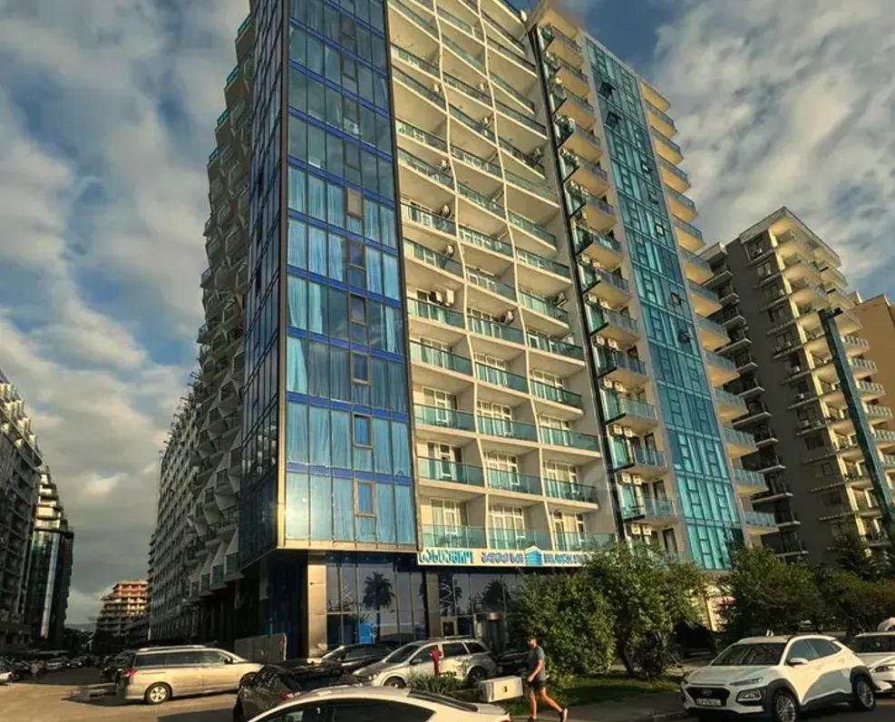 Apartments For Rent two-room 50м² 11/15 floor Batumi - photo 2