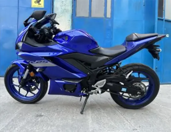 Introducing the 2020 Yamaha YZF-R25, known for its high quality and modern design. Tbilisi
