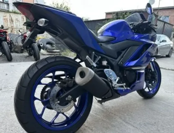 Introducing the 2020 Yamaha YZF-R25, known for its high quality and modern design. Tbilisi