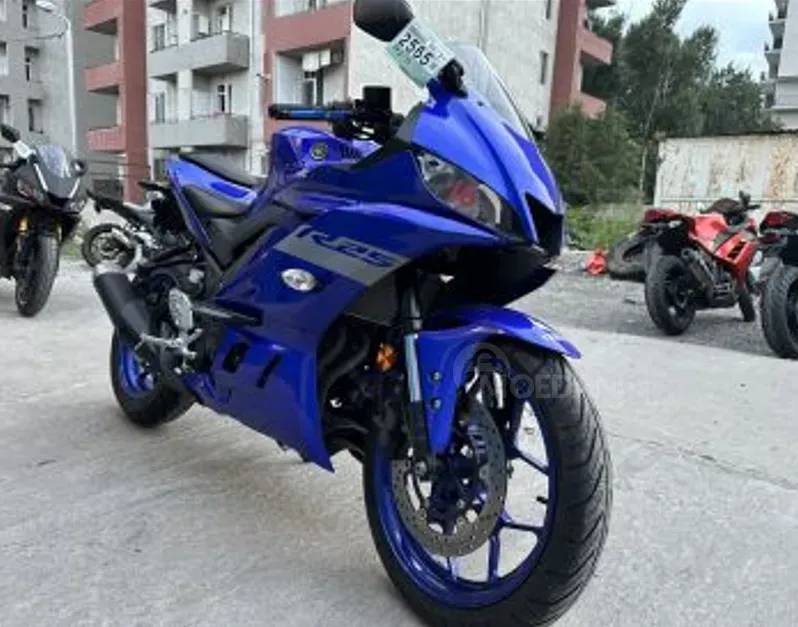 Introducing the 2020 Yamaha YZF-R25, known for its high quality and modern design. Tbilisi - photo 3