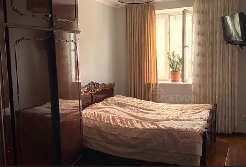 Сдам 4-комн. квартиру на сутки в Кобулети  100м² 2/9 эт. Кобулети - изображение 4