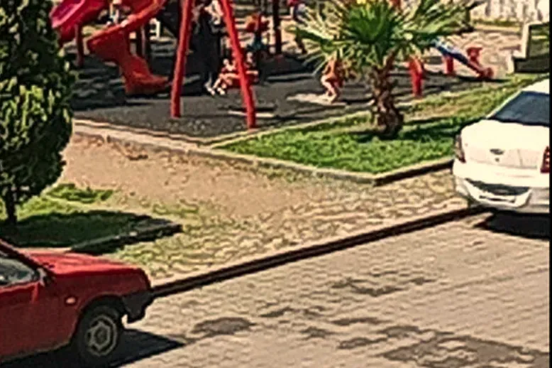 Сдам 4-комн. квартиру на сутки в Кобулети  100м² 2/5 эт. Кобулети - изображение 1