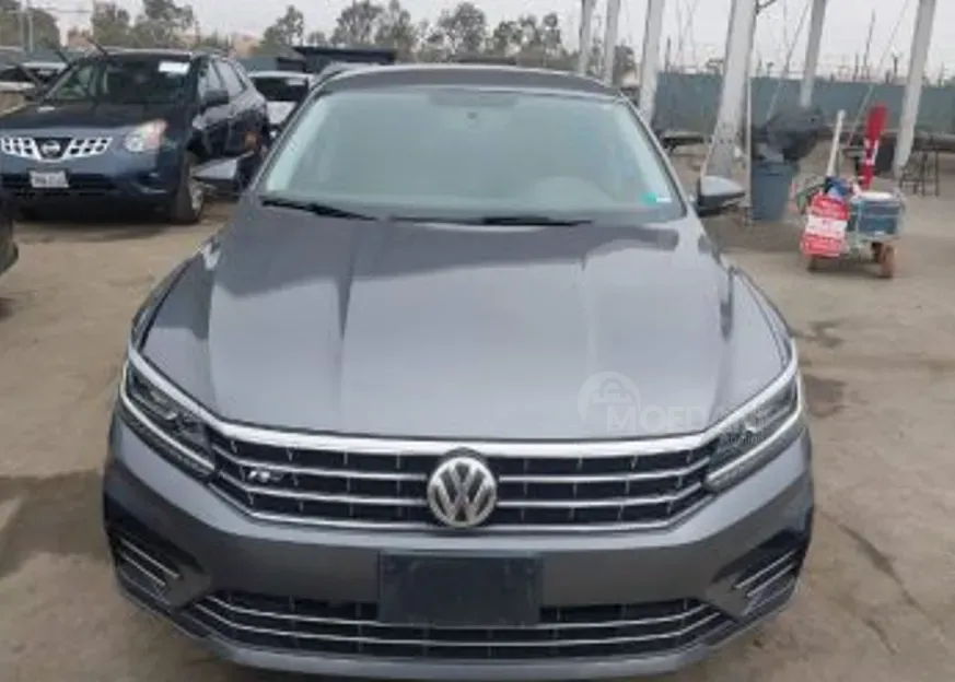 Volkswagen Passat 1.8 2017 Тбилиси - изображение 1